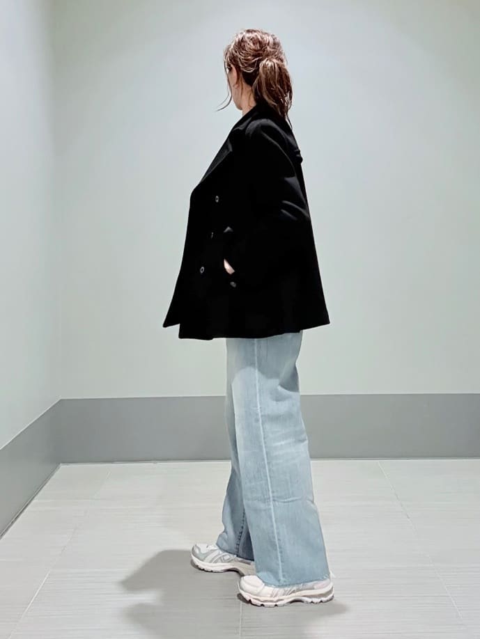 Yamaさんの「DRESSTERIOR｜センタープレス ワイドストレートデニム」を使ったコーディネート