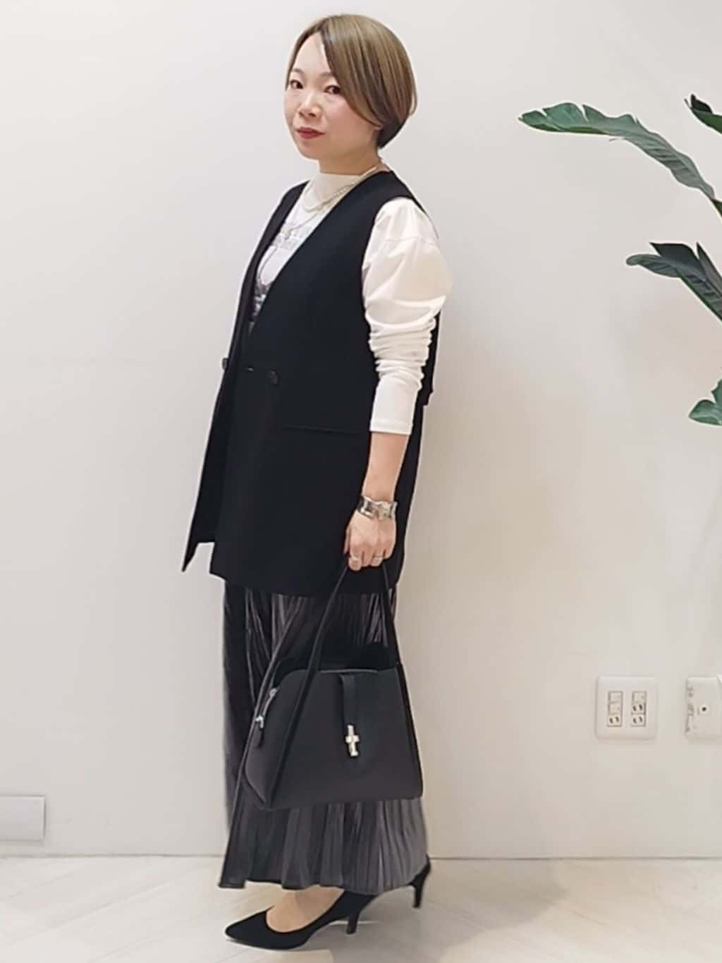 s u g iさんの「UNTITLED｜【洗える/コットン100%】グラフィックロンT」を使ったコーディネート