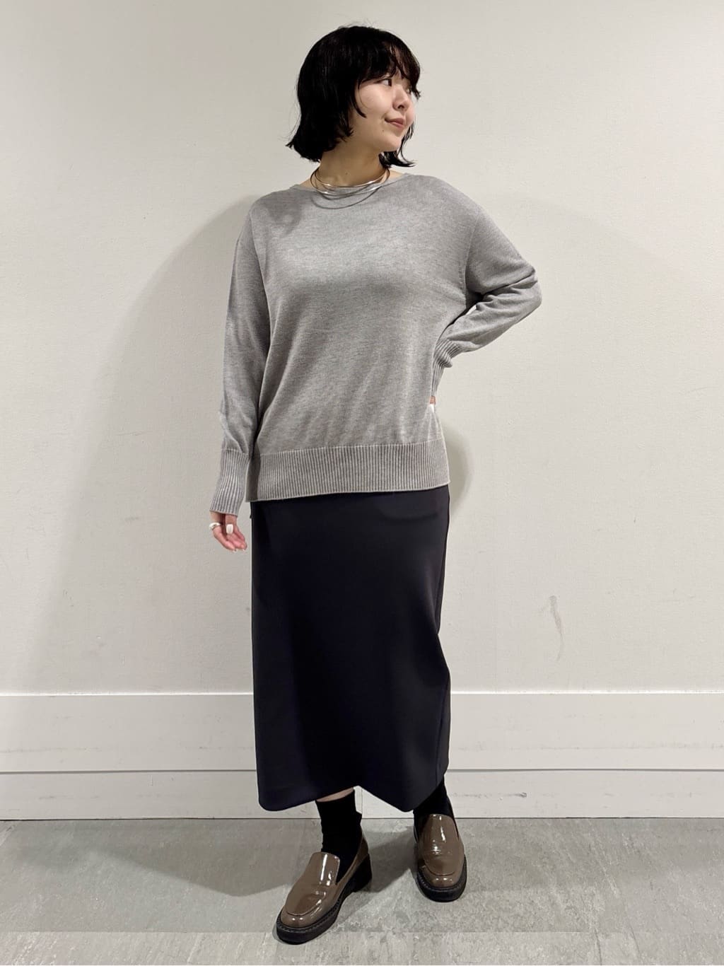 モエカさんの「UNTITLED｜【8色展開/体型カバー】魅せるタイムレスニット」を使ったコーディネート