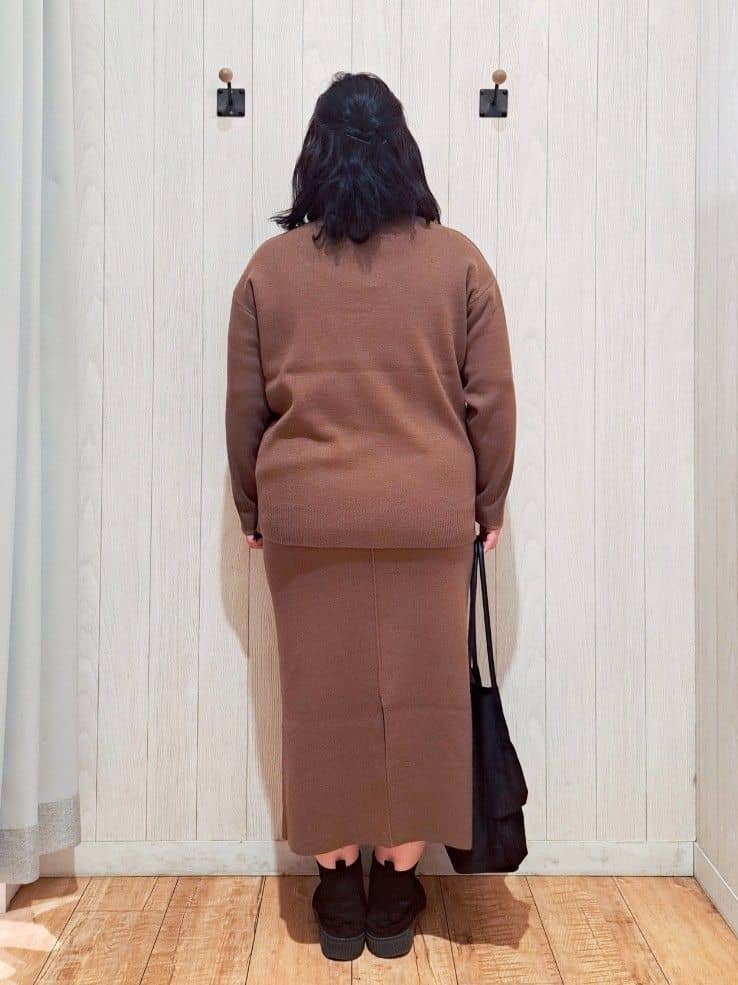 kotomiさんの「SHOO･LA･RUE｜【洗濯機可/セットアップ可】さりげないラメ使いで差をつける クルーネックニット」を使ったコーディネート