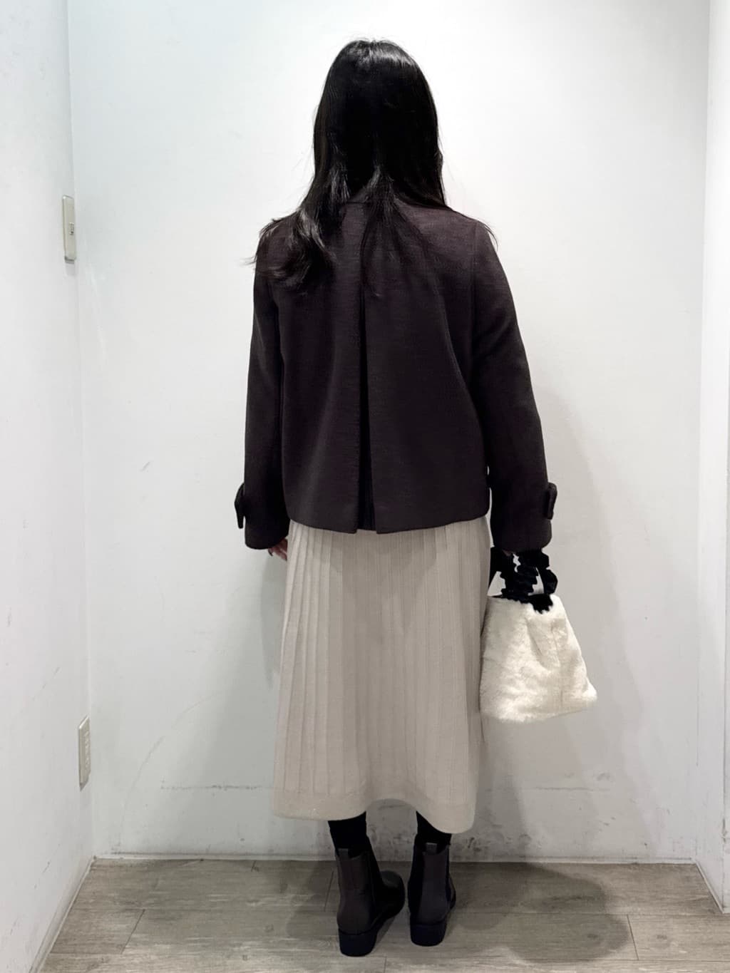 yuicciさんの「OPAQUE.CLIP｜ラメフェザープルオーバーセット ニットワンピース【洗濯機OK】《XS～LL》」を使ったコーディネート