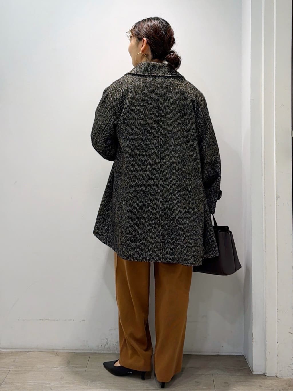 sumicaさんの「OPAQUE.CLIP｜ヘリンボーンステンカラーコート」を使ったコーディネート
