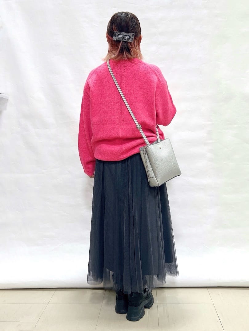YUIさんの「SHOO･LA･RUE｜【軽量/高レビュー】見た目よりもたっぷり入る ふわっと軽い3層ショルダー」を使ったコーディネート