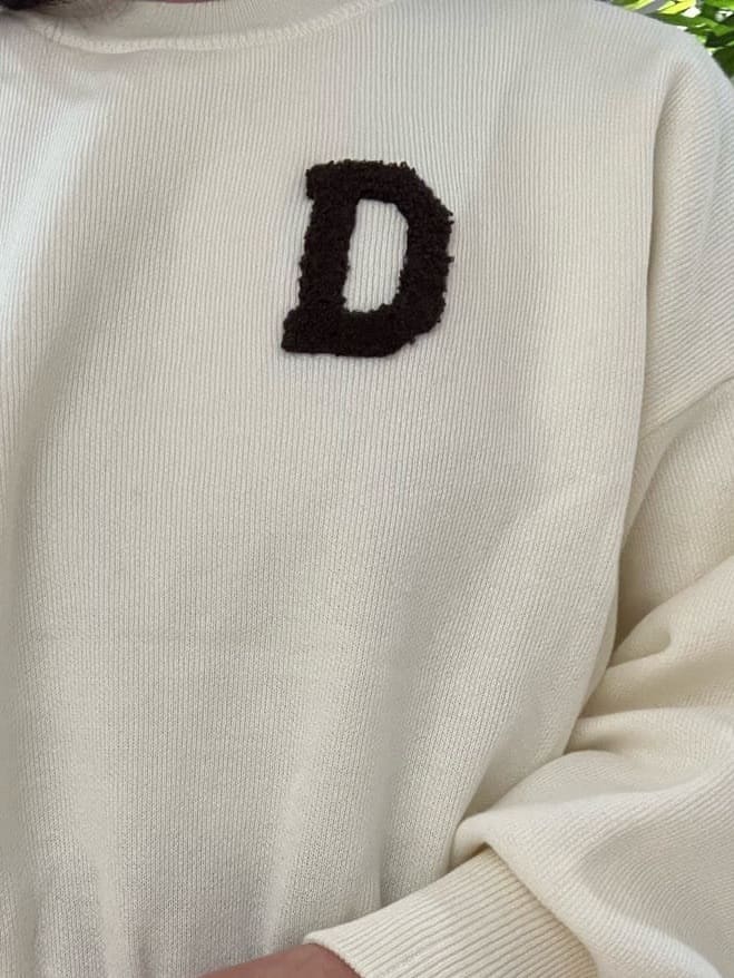 Fujitaさんの「Dessin｜【洗える】Dサガラ刺繍ワッペン付きニット」を使ったコーディネート