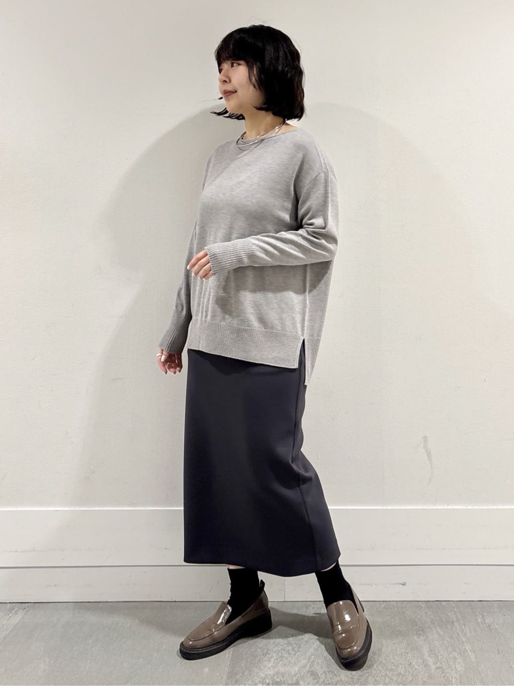 モエカさんの「UNTITLED｜【8色展開/体型カバー】魅せるタイムレスニット」を使ったコーディネート