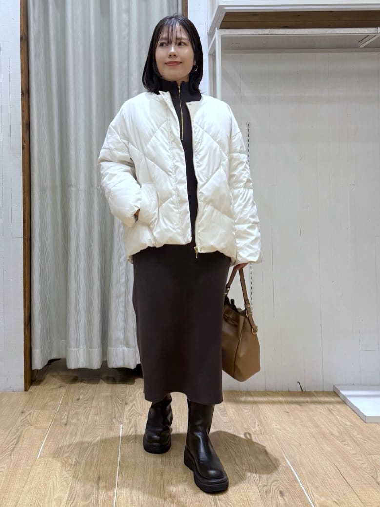 chさんの「THE SHOP TK｜きれいめにもカジュアルにも ノーカラーキルトジャケット」を使ったコーディネート