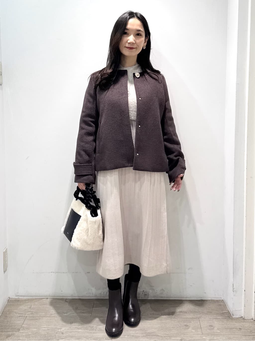 yuicciさんの「OPAQUE.CLIP｜ラメフェザープルオーバーセット ニットワンピース【洗濯機OK】《XS～LL》」を使ったコーディネート