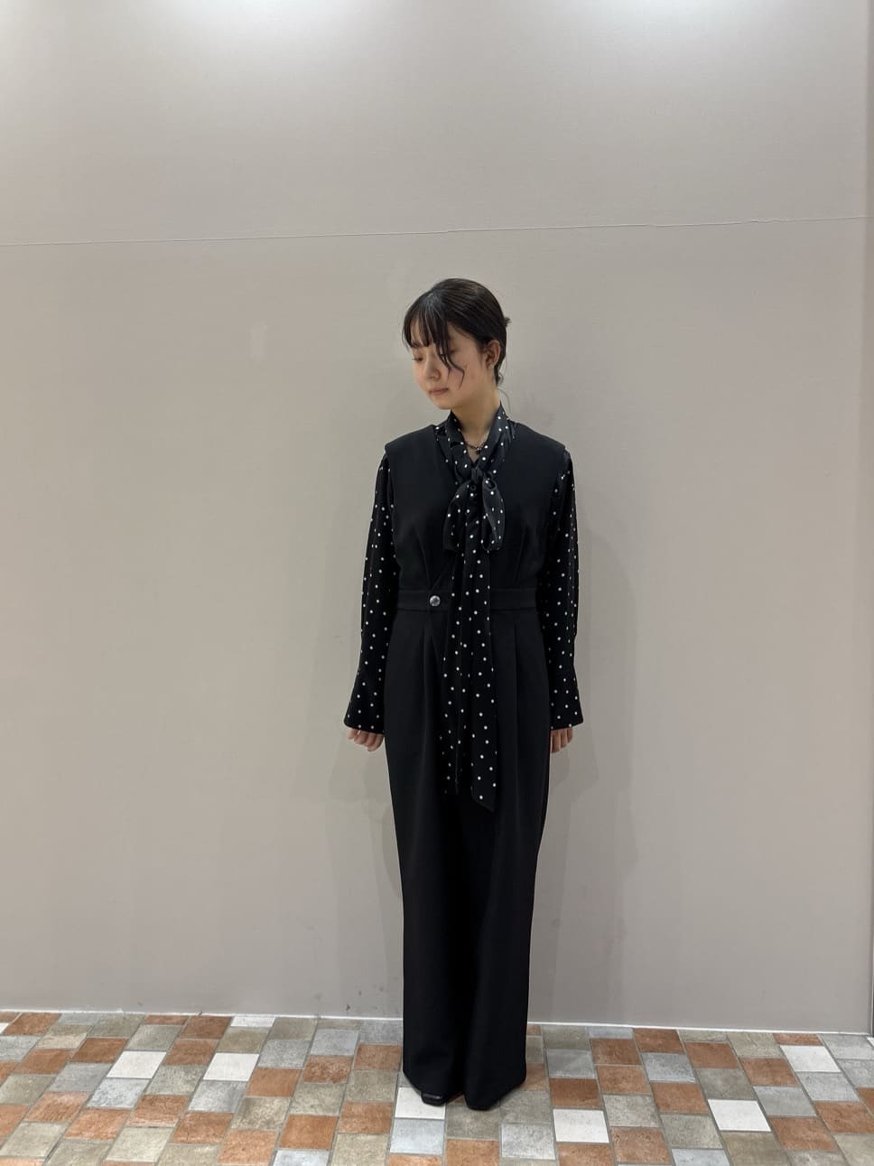 みゆさんの「INDIVI｜【オケージョン/セレモニー】サテンドットボウタイブラウス」を使ったコーディネート