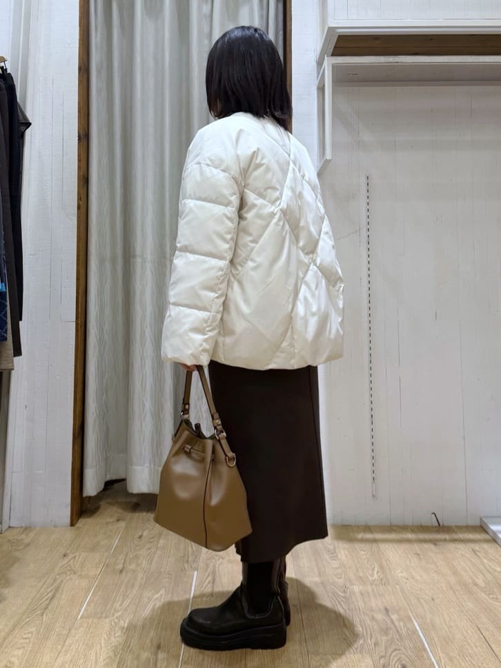 chさんの「THE SHOP TK｜きれいめにもカジュアルにも ノーカラーキルトジャケット」を使ったコーディネート