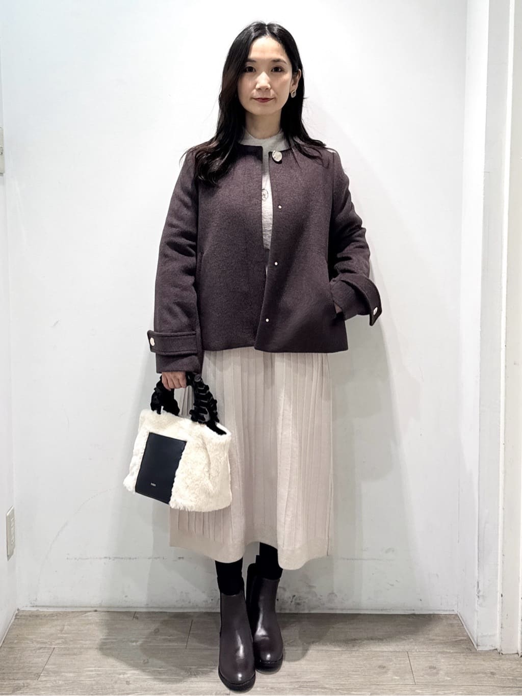 yuicciさんの「OPAQUE.CLIP｜ラメフェザープルオーバーセット ニットワンピース【洗濯機OK】《XS～LL》」を使ったコーディネート