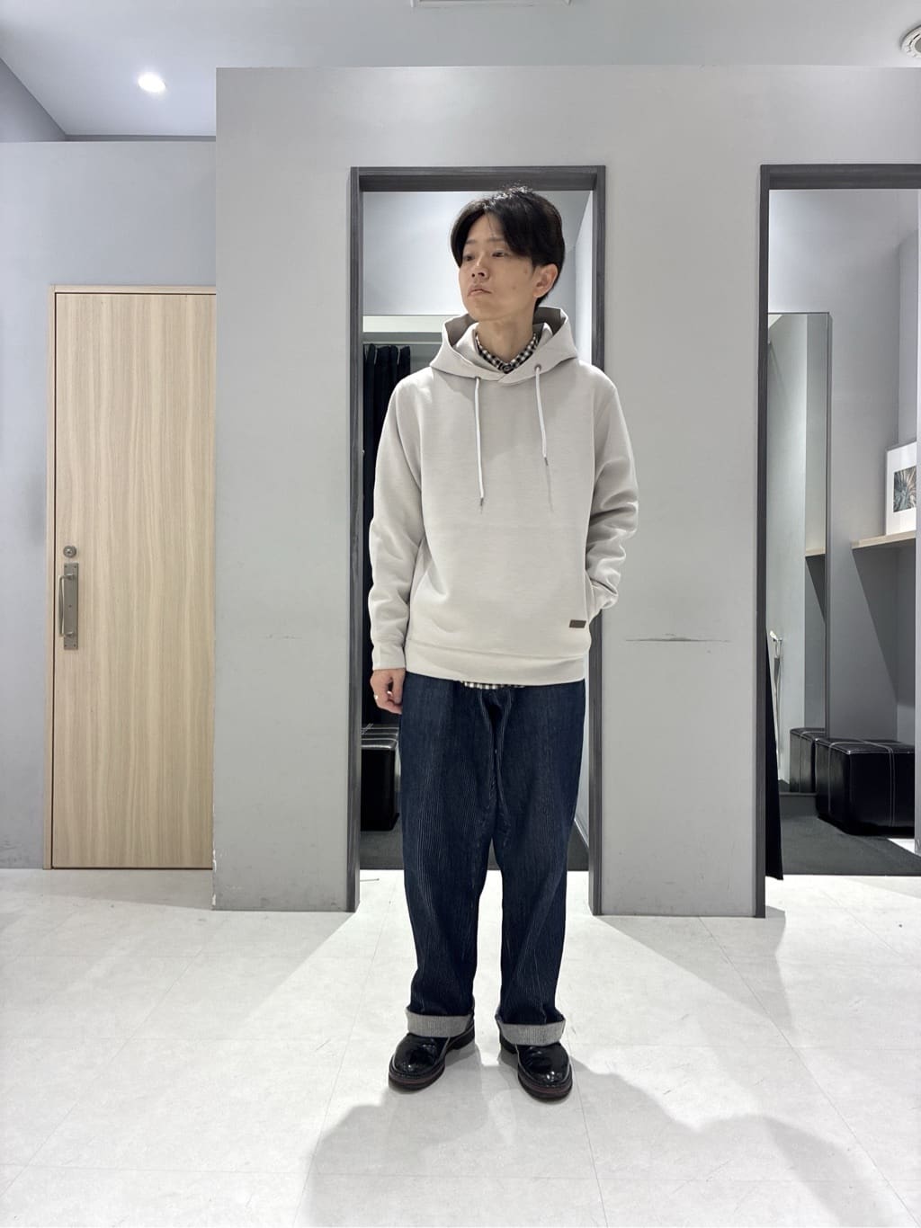 わいずみさんの「TAKEO KIKUCHI｜【JUST ONE LAYER】ダウンファブリック ジップアップ リブ ブルゾン」を使ったコーディネート