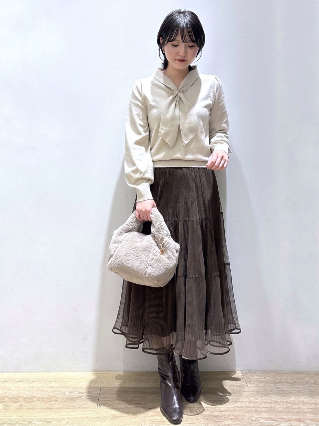 mizukiさんの「index｜ゴールドパーツ付きボウタイニット【洗濯機OK】《10col／XS～LL》」を使ったコーディネート