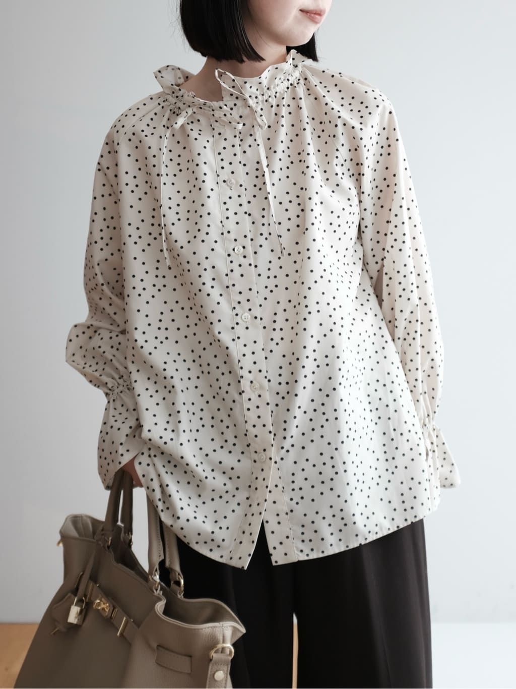 Kishimotoさんの「DRESSTERIOR｜◆ショートブーツ」を使ったコーディネート
