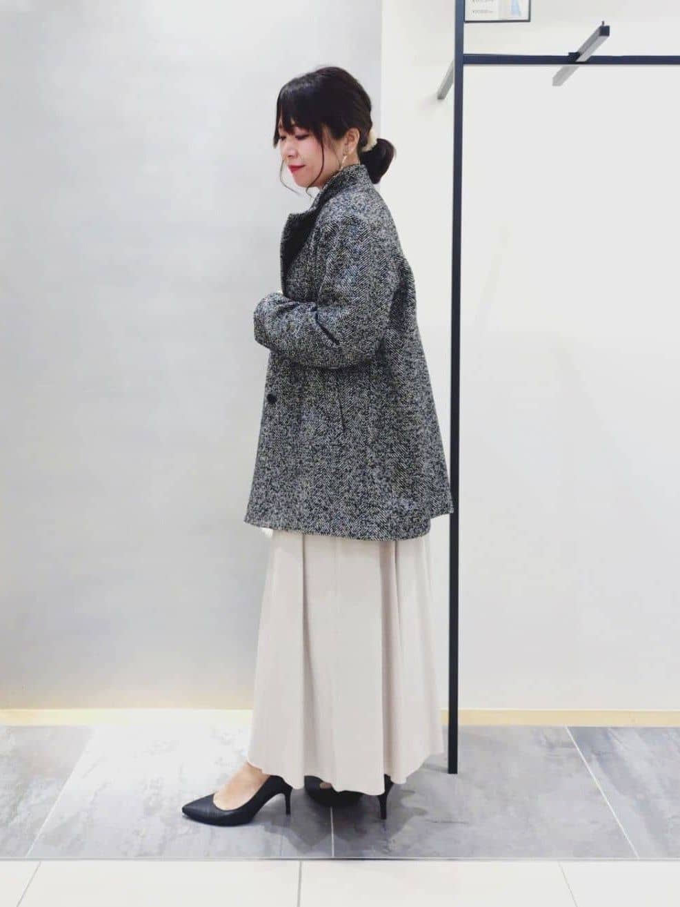 TOMOMIさんの「INDIVI｜スクエアトップロングネックレス」を使ったコーディネート