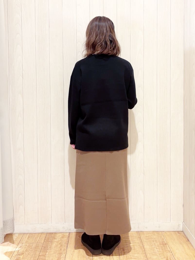 あいこさんの「SHOO･LA･RUE｜【洗濯機可/セットアップ可/毛玉になりにくい】心地よく穿ける ニットナロースカート」を使ったコーディネート