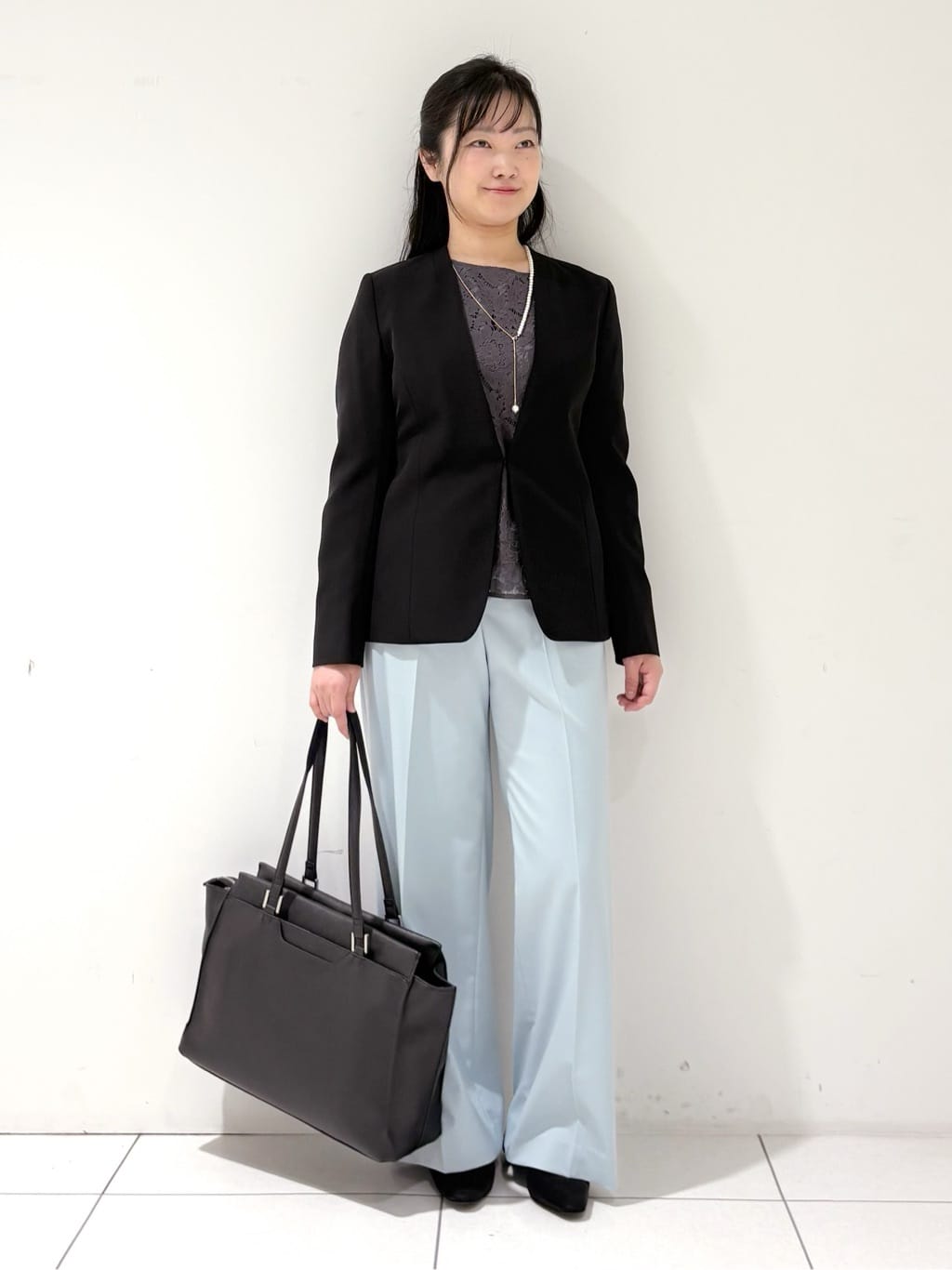 momokoさんの「INDIVI｜【洗える／UVケア／スーツ】ストレッチノーカラージャケット」を使ったコーディネート