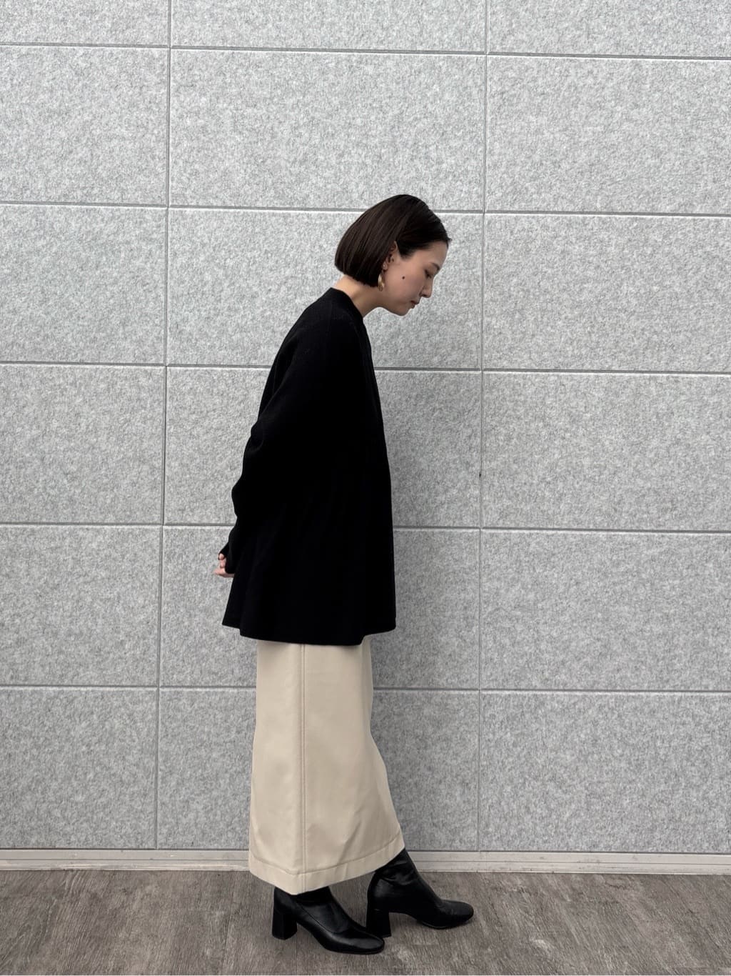 ayanoさんの「INDIVI｜【再入荷】ペプラムハイネックニット」を使ったコーディネート