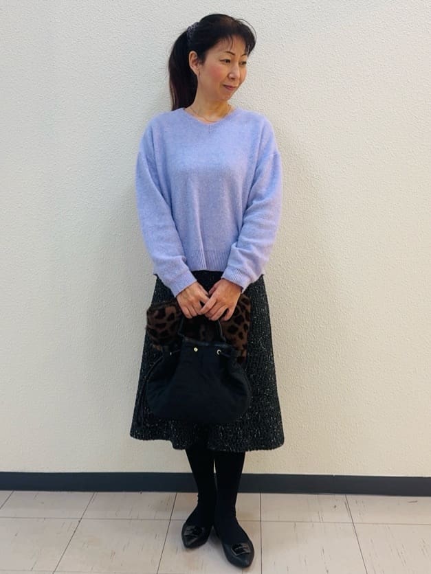 ⭐︎Eimi⭐︎さんの「Reflect｜【選べる5色／ゆったりシルエット】Vネックスパンコールニット」を使ったコーディネート