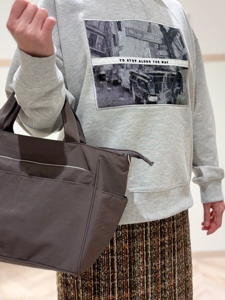 c_h_i_k_aさんの「SHOO･LA･RUE｜【S-LL】カジュアルすぎない大人のフォト刺繍裏毛スウェット」を使ったコーディネート