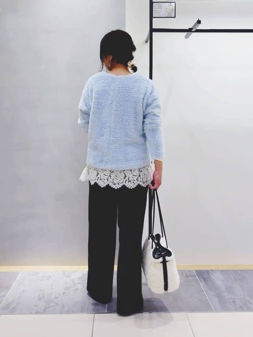TOMOMIさんの「INDIVI｜【洗える】エアリーシャギートップス」を使ったコーディネート