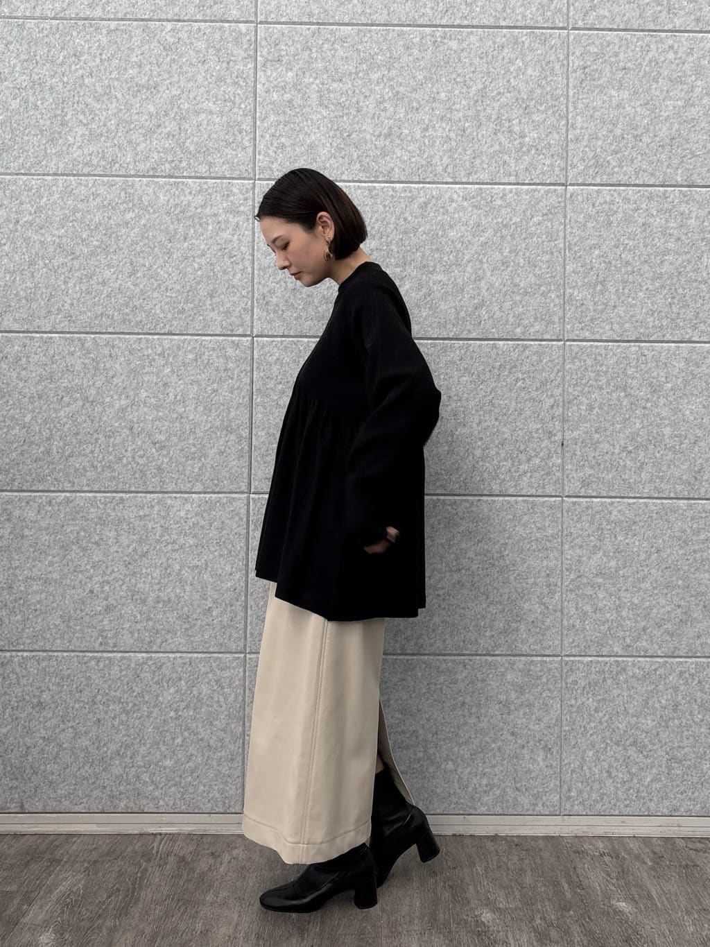 ayanoさんの「INDIVI｜【再入荷】ペプラムハイネックニット」を使ったコーディネート