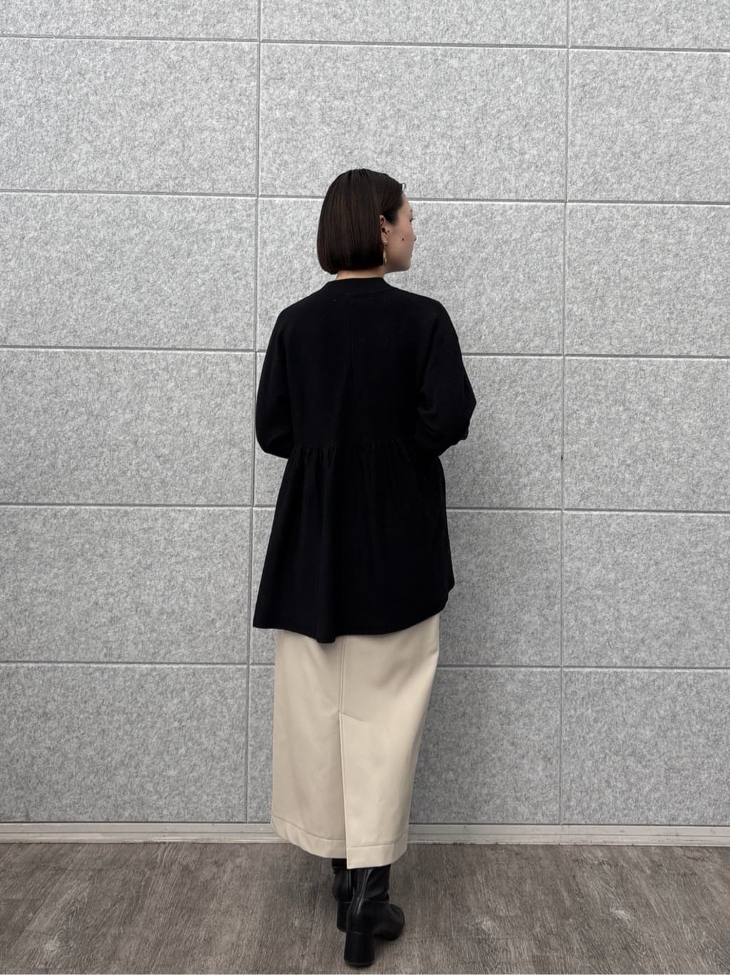 ayanoさんの「INDIVI｜【再入荷】ペプラムハイネックニット」を使ったコーディネート
