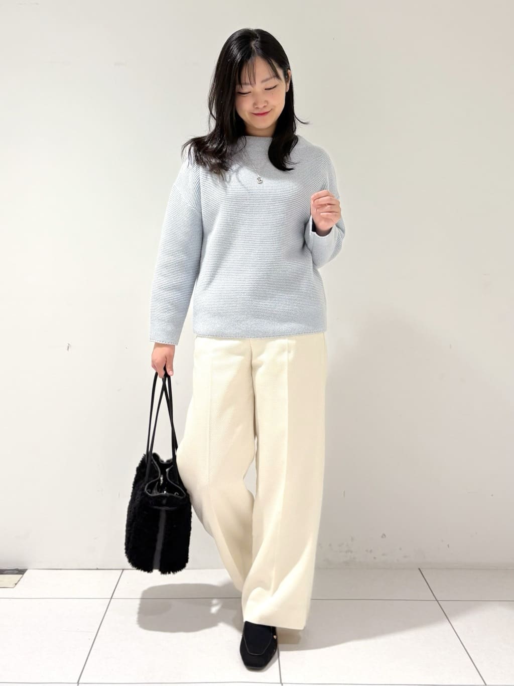 momokoさんの「INDIVI｜【洗える／大人ラメ】カラーMIXボトルネックニット」を使ったコーディネート