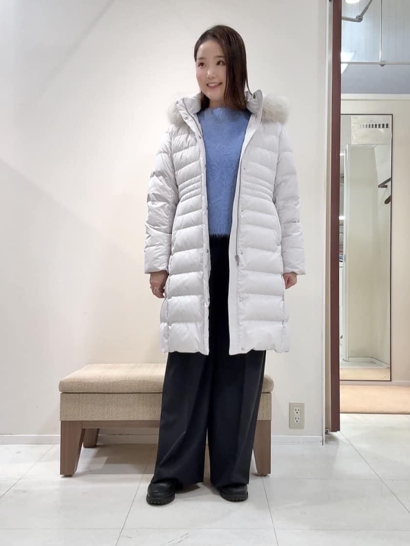 YUIさんの「UNTITLED｜【はっ水機能/フード取り外し可/防寒】ロングダウンコート」を使ったコーディネート