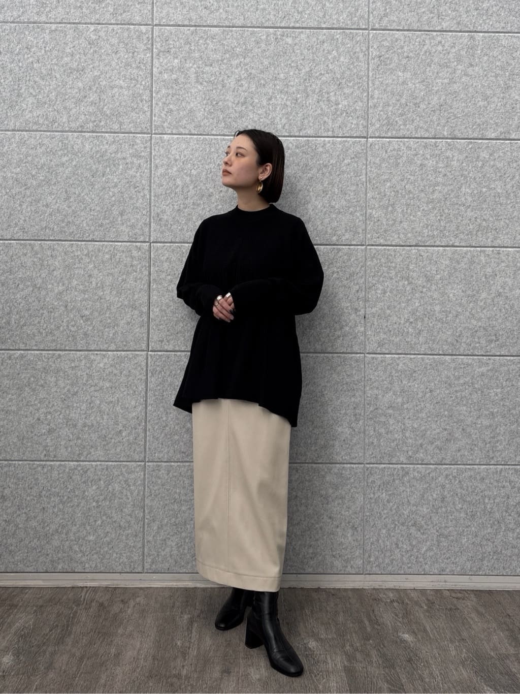 ayanoさんの「INDIVI｜【再入荷】ペプラムハイネックニット」を使ったコーディネート