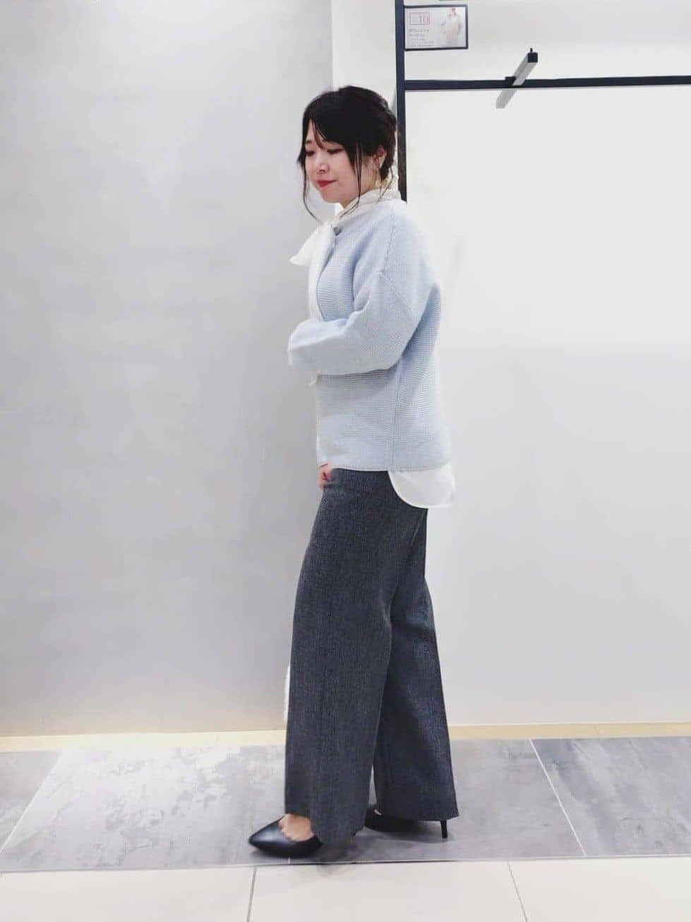 TOMOMIさんの「INDIVI｜【撥水／洗える／デザイン衿】ステッチレス ショートダウンコート」を使ったコーディネート