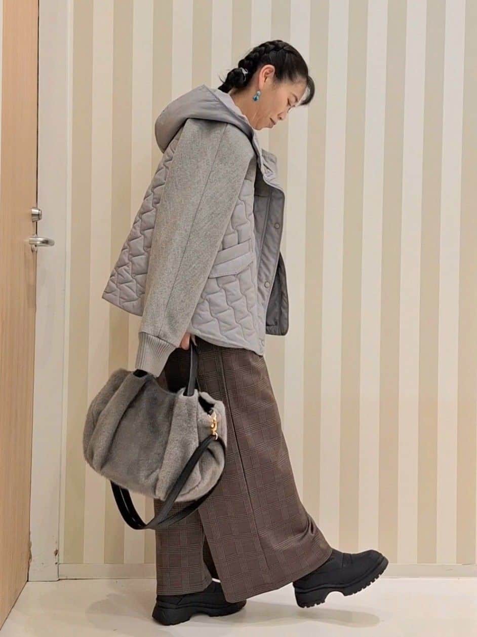 Saoさんの「SHOO･LA･RUE｜【あったか】大人のための チェック柄フリルサロペット」を使ったコーディネート
