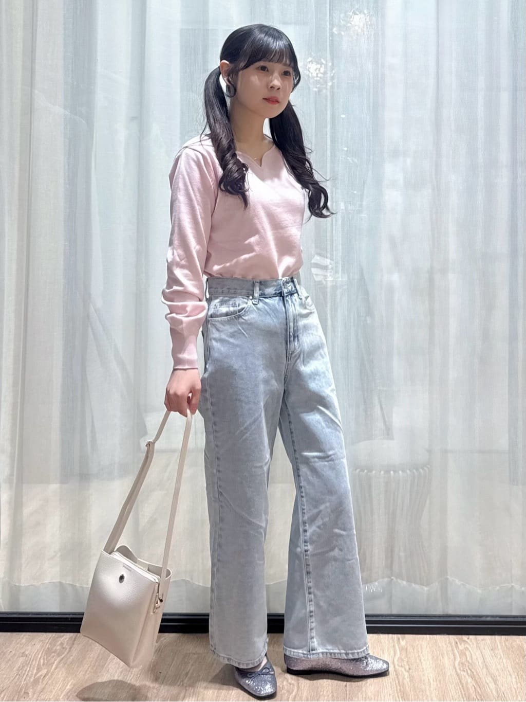 ぞうげさんの「OPAQUE.CLIP｜ゴールドパーツ付きハートネックニット【洗濯機OK】」を使ったコーディネート