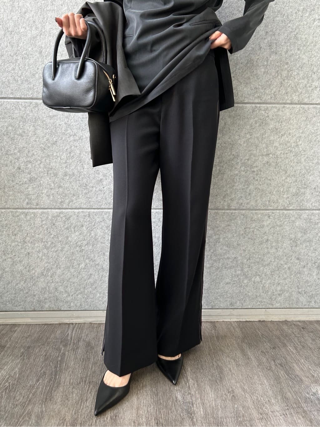harunaさんの「CODE A｜line zip trousers」を使ったコーディネート