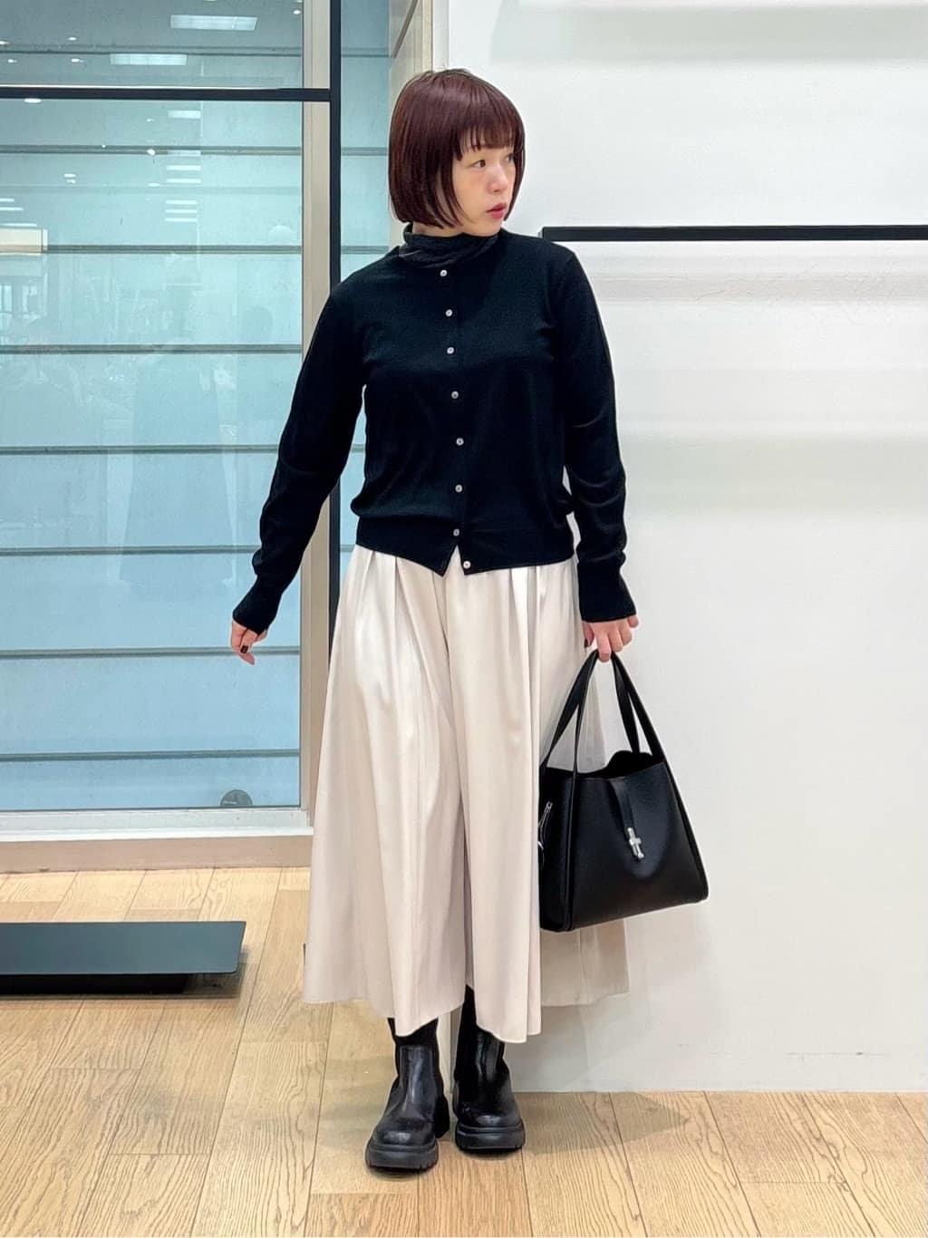 asamiさんの「INDIVI｜【洗える】ハイゲージニットカーディガン」を使ったコーディネート