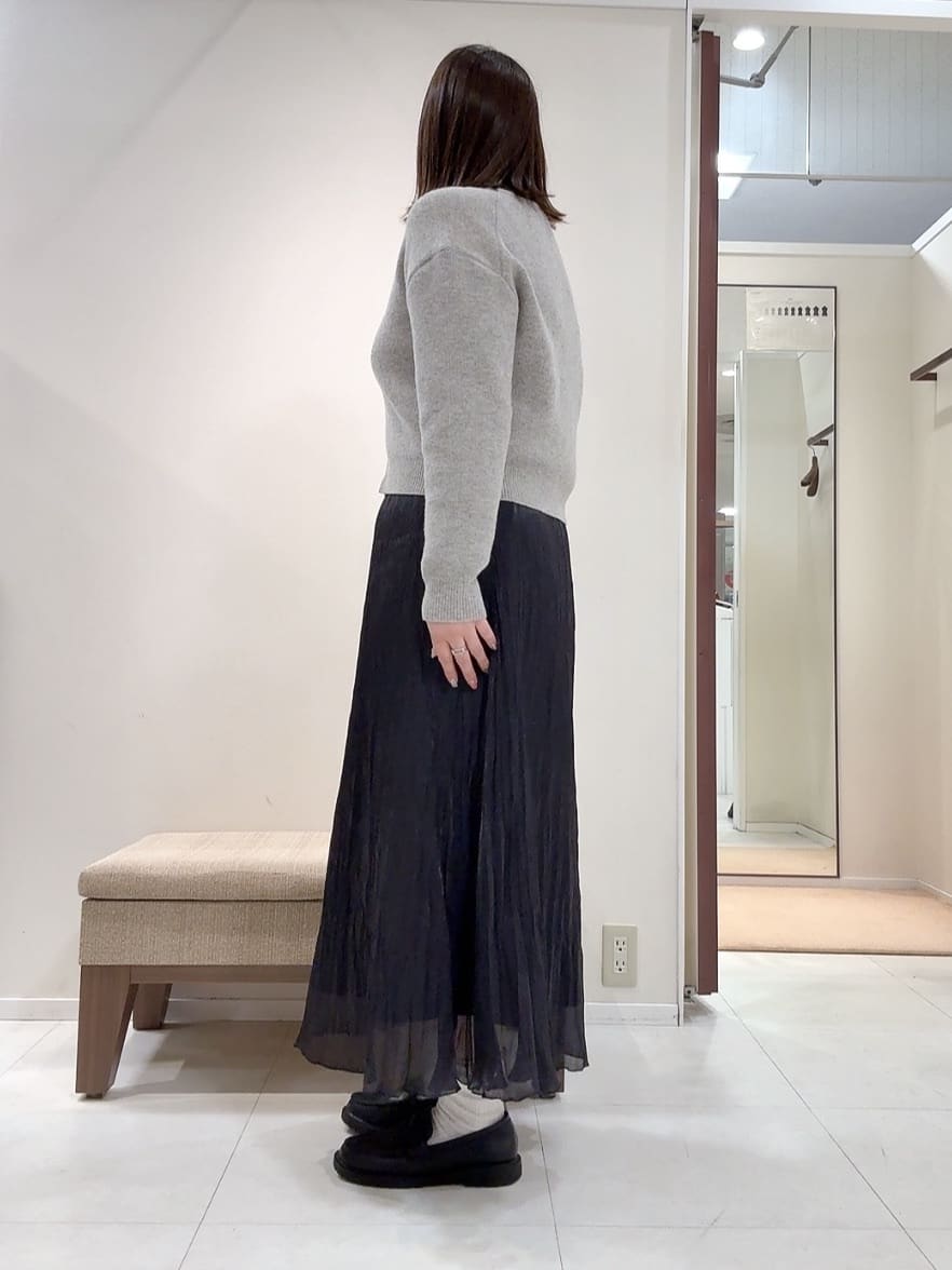 YUIさんの「UNTITLED｜【ゆったりサイズ／着丈短め】ジップニットカーディガン」を使ったコーディネート