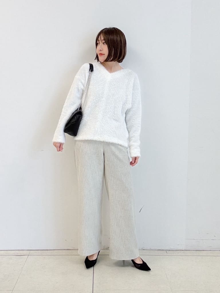 yoshiyaさんの「INDIVI｜【洗える】エアリーシャギートップス」を使ったコーディネート
