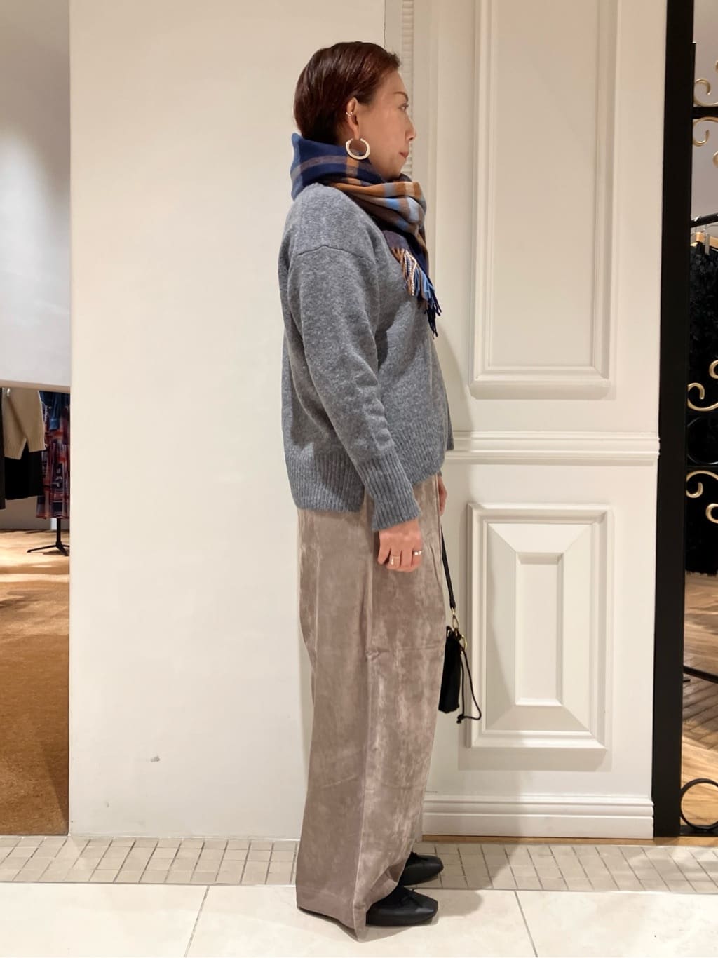 TAJIさんの「DRESSTERIOR｜アルパカブレンドVネックニット」を使ったコーディネート