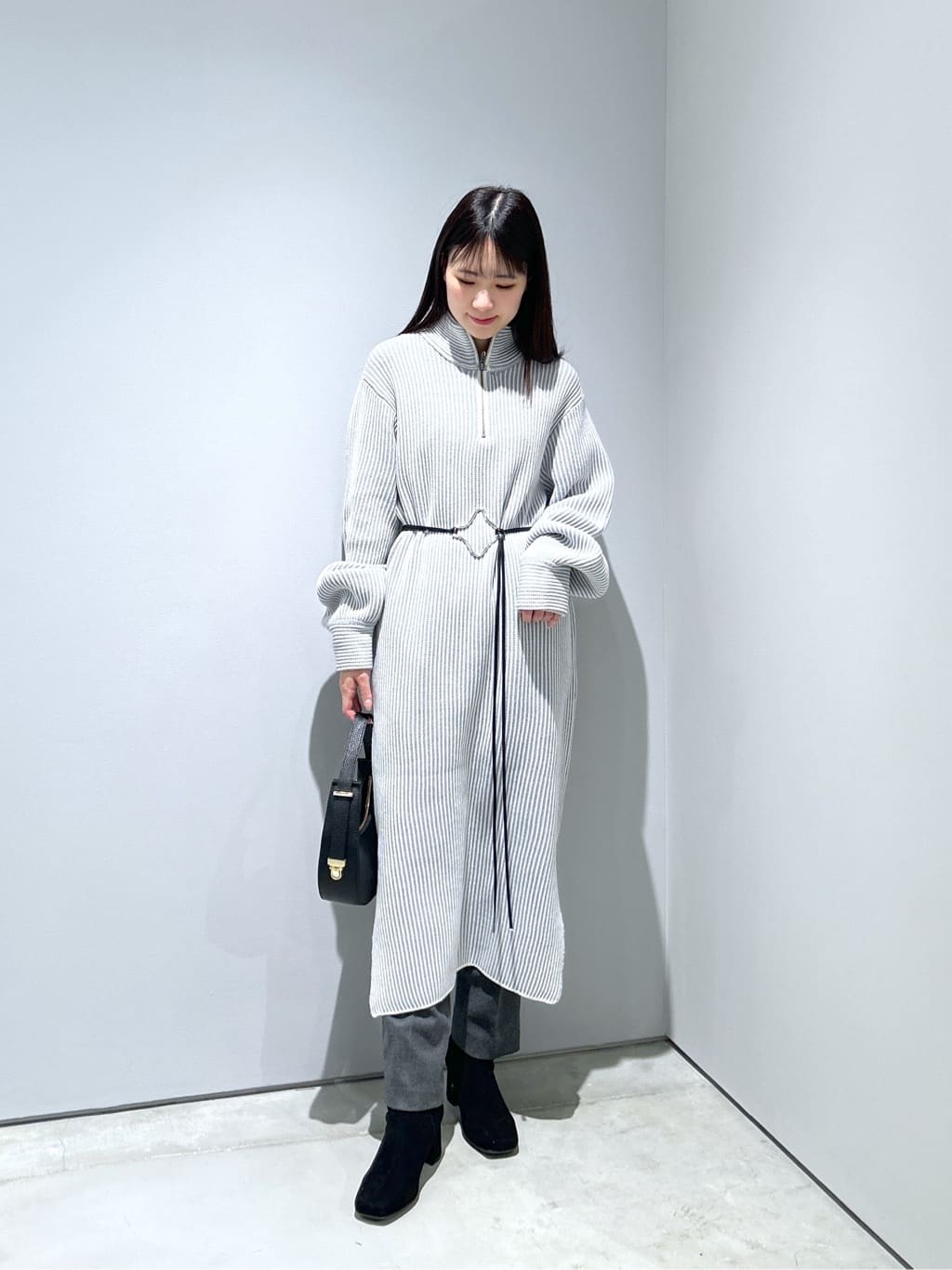 Renoさんの「INDIVI｜スタンドネックニットワンピース」を使ったコーディネート