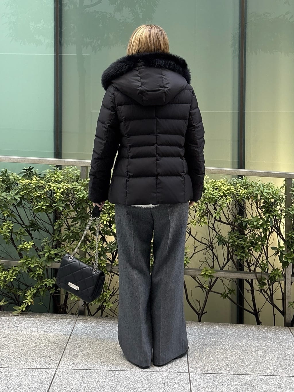 kotakiさんの「INDIVI｜【名品／撥水／抗菌防臭】ショート丈リサイクルダウンコート」を使ったコーディネート