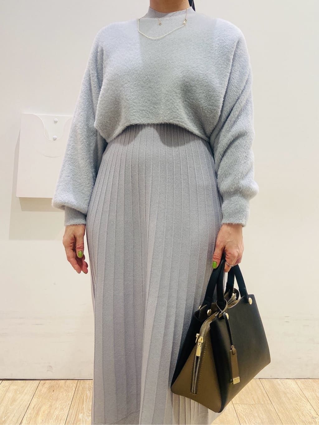 YUKOさんの「index｜ラメフェザープルオーバーセット ニットワンピース【洗濯機OK】《XS～LL》」を使ったコーディネート