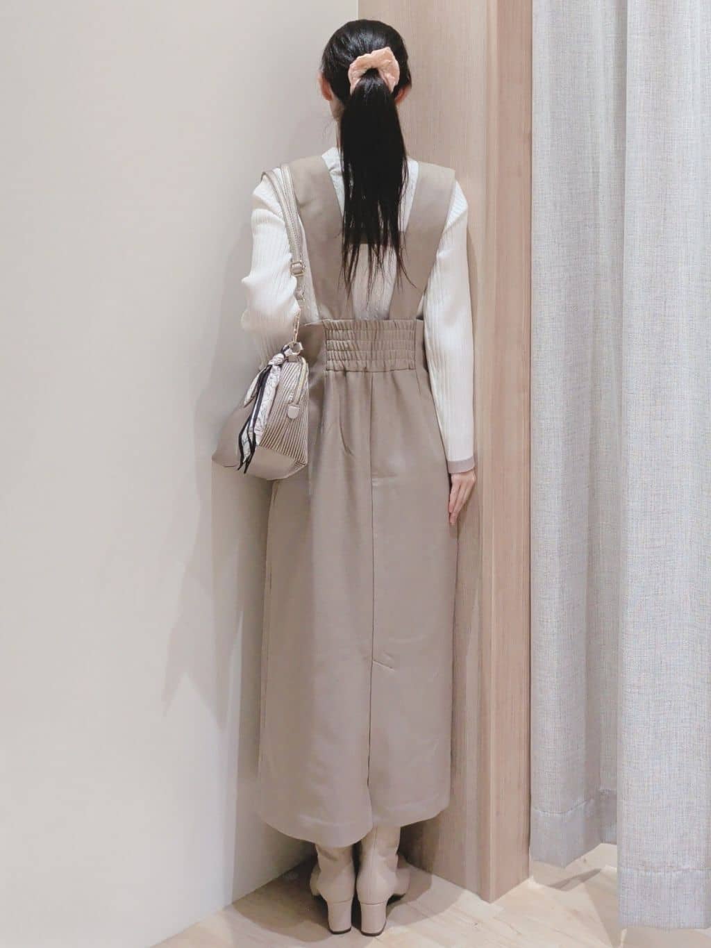 Yuiさんの「grove｜【ウエストゴム】美シルエットなハイウエストサス付きスカート」を使ったコーディネート