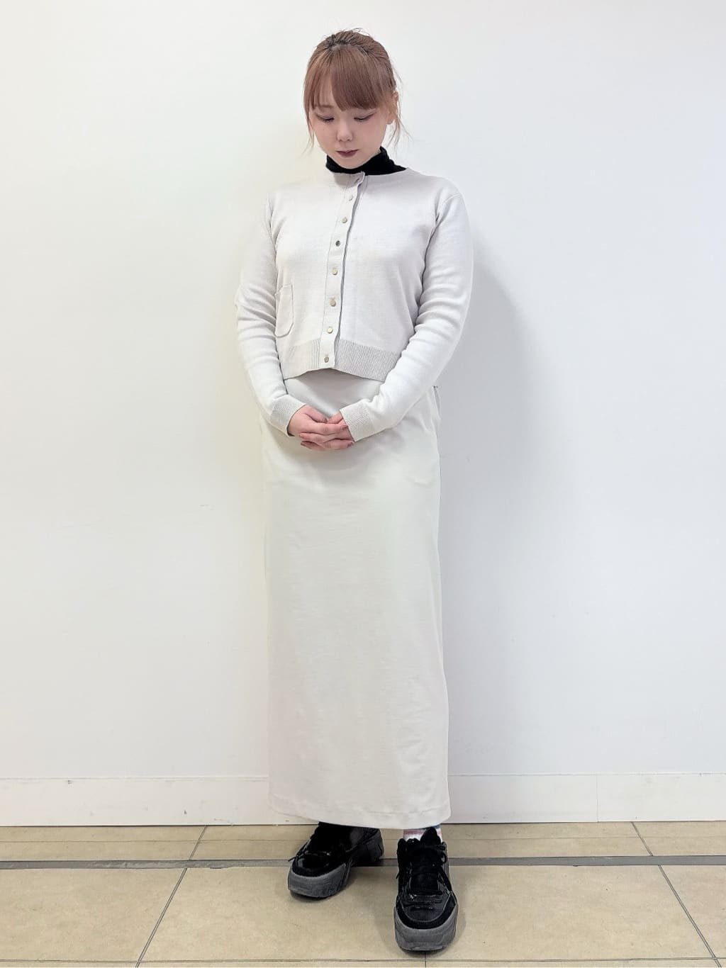 なかもとあきさんの「DRESSTERIOR｜【ウォッシャブル/撥水素材】撥水ツイル マウンテンパーカー」を使ったコーディネート