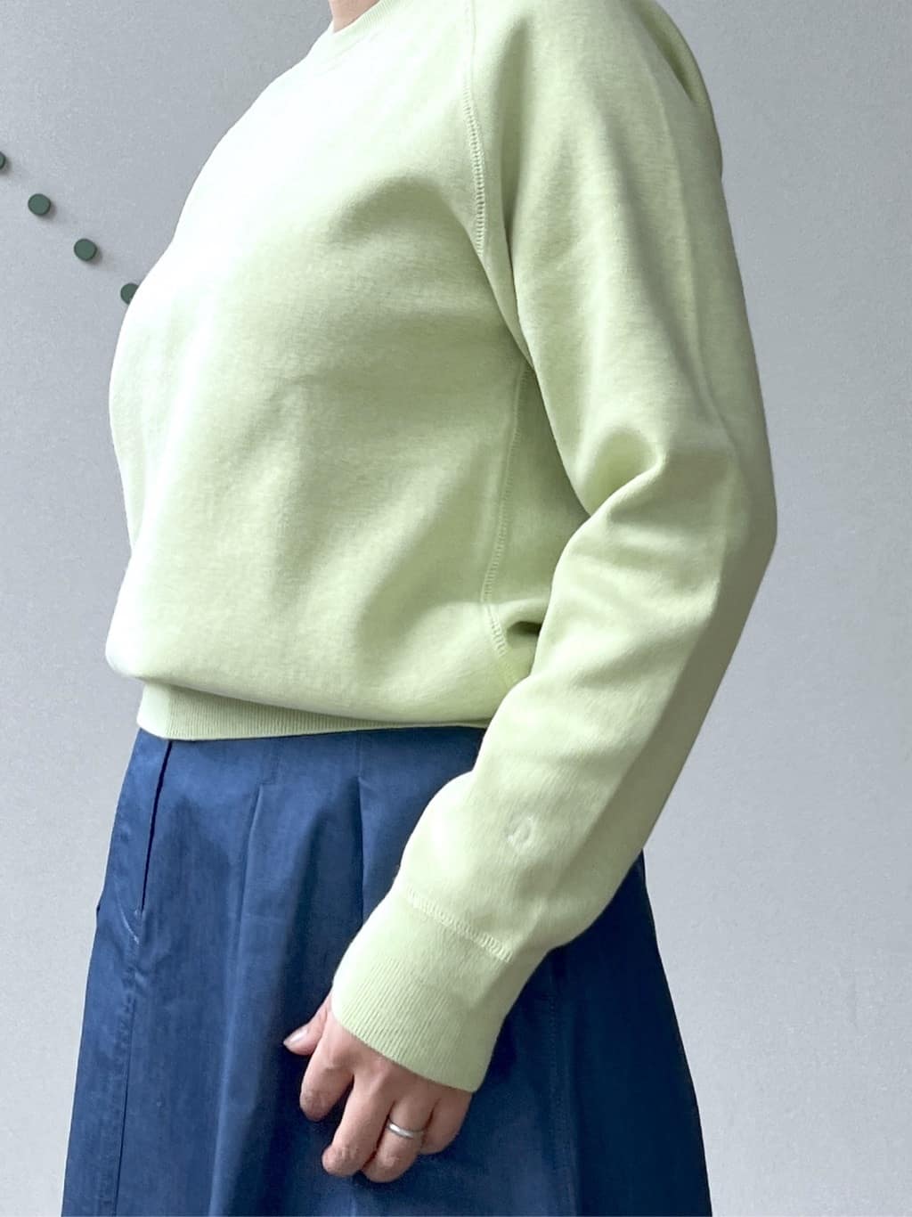 Soeさんの「DRESSTERIOR｜◆ウォッシャブルコットンカシミヤプルオーバーニット」を使ったコーディネート