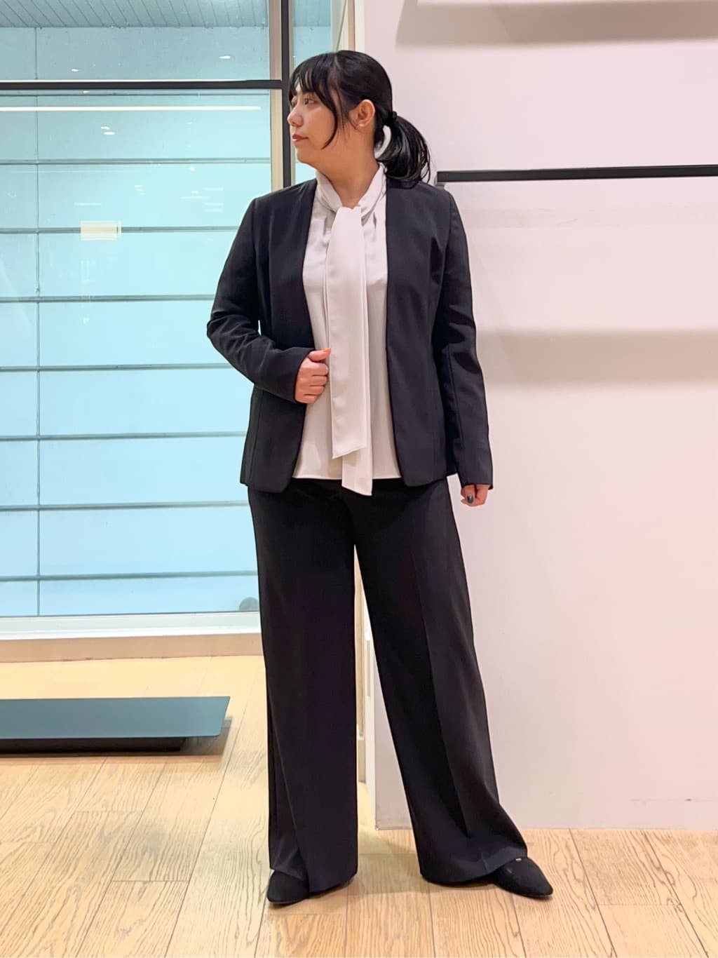 shimaさんの「INDIVI｜【洗える／UVケア／スーツ】ストレッチノーカラージャケット」を使ったコーディネート
