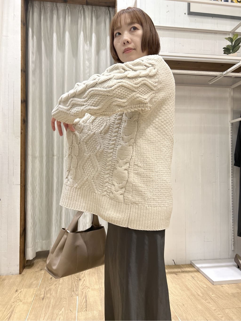 ga_riさんの「THE SHOP TK｜【洗える】冬のコーデを盛り上げる マットモール ケーブルニット」を使ったコーディネート