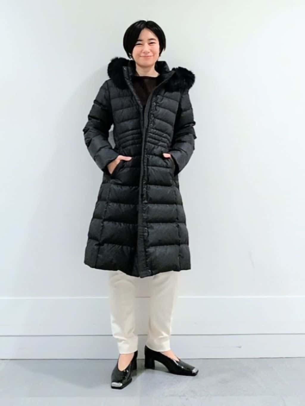 ミズタさんの「UNTITLED｜【はっ水機能/フード取り外し可/防寒】ロングダウンコート」を使ったコーディネート