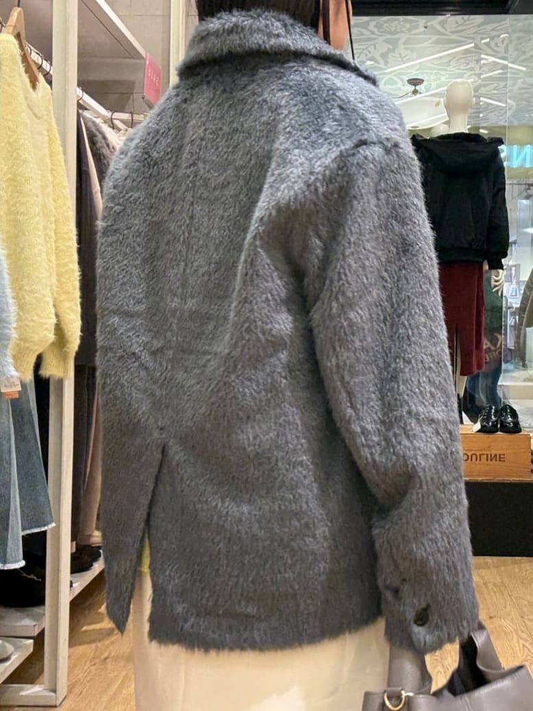 chさんの「THE SHOP TK｜纏うだけで大人上品 シャギーチェスターハーフコート」を使ったコーディネート