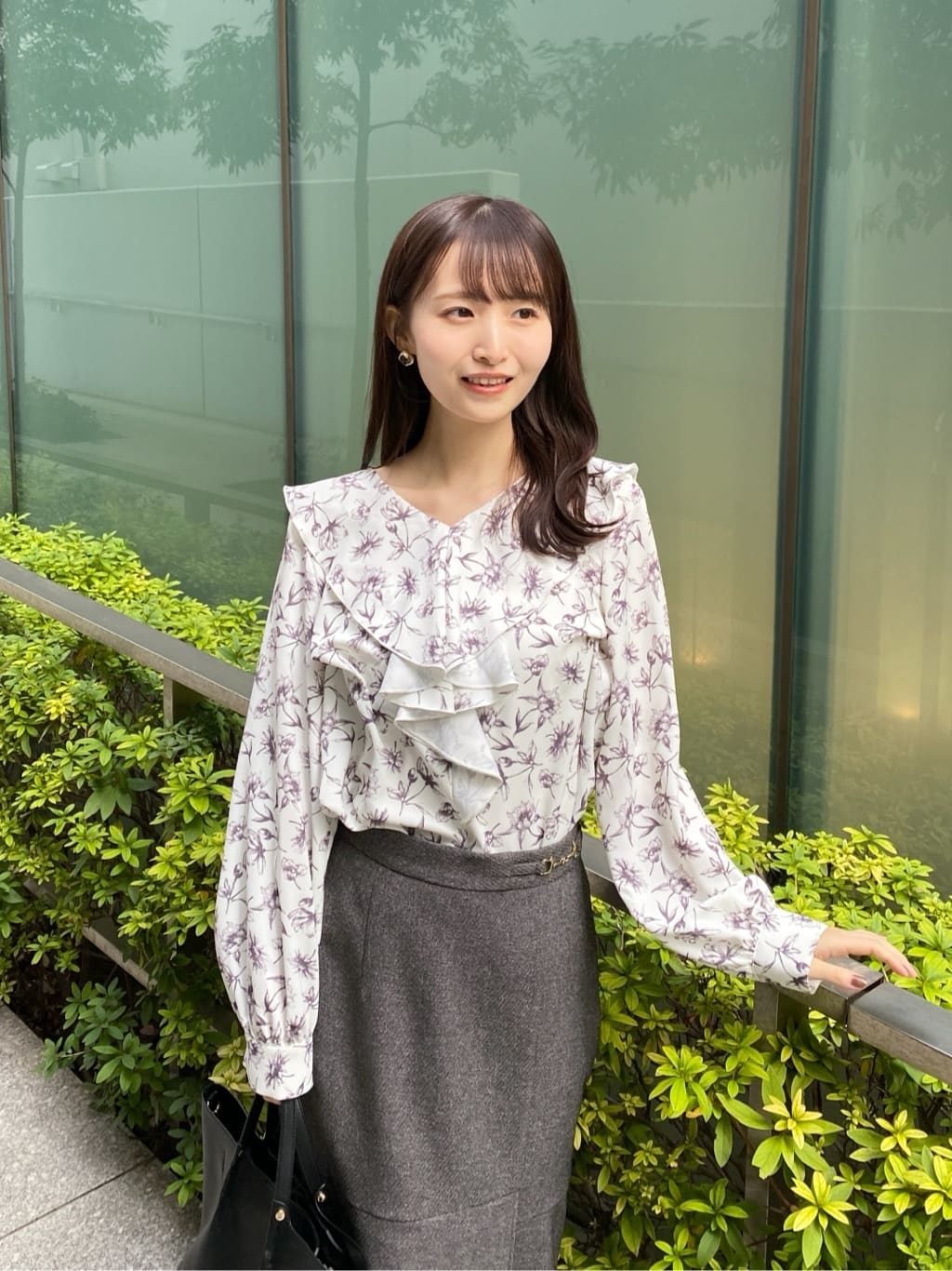 みさかさんの「index｜ラッフルフリルブラウス【洗濯機OK／イージーアイロン】」を使ったコーディネート