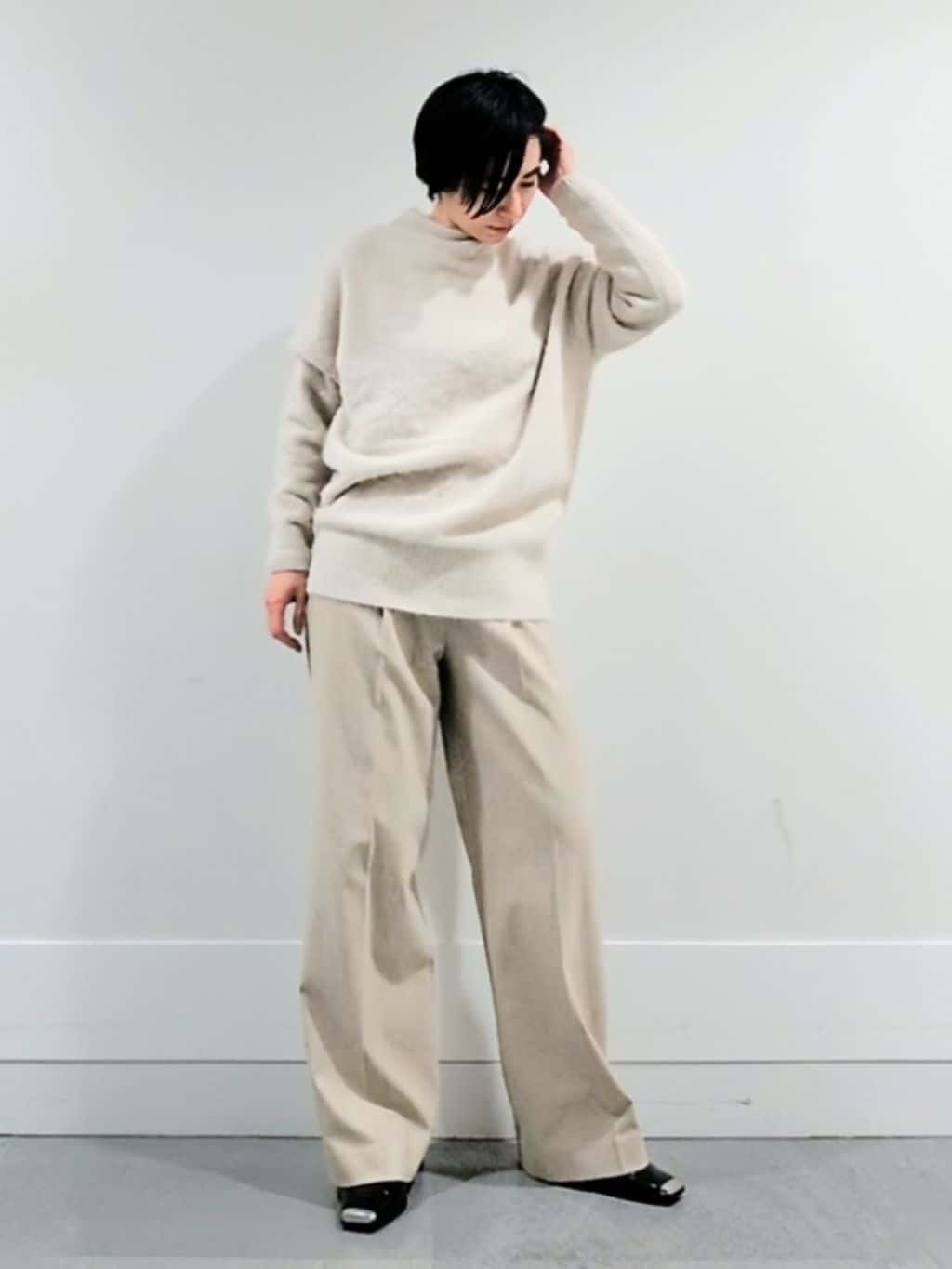 ミズタさんの「UNTITLED｜【大人な品格/ふわふわニット】フォックスカシミヤ コクーンニット」を使ったコーディネート