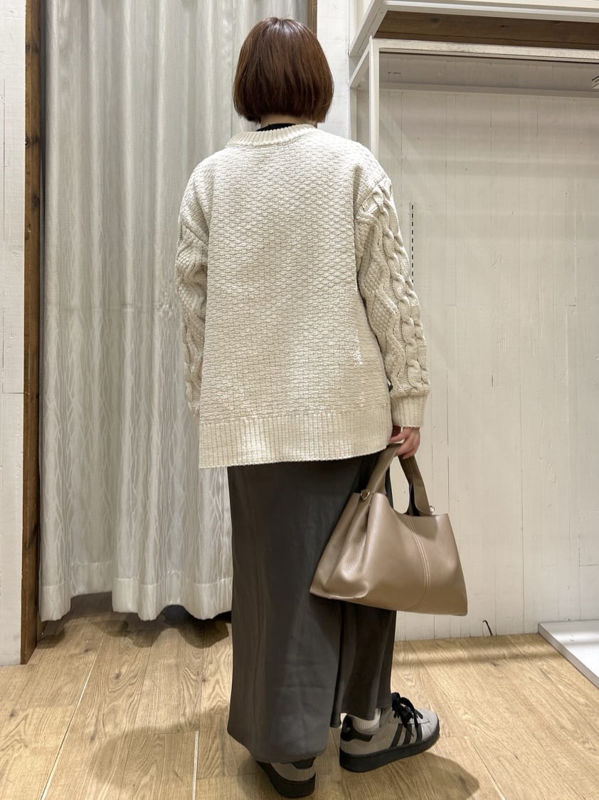 ga_riさんの「THE SHOP TK｜【洗える】冬のコーデを盛り上げる マットモール ケーブルニット」を使ったコーディネート
